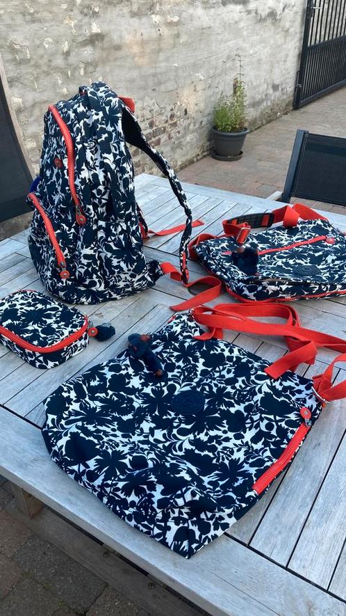 Super mooie schoudertas kipling, Bijoux, Sacs & Beauté, Sacs | Cartables, Comme neuf, Sac à bandoulière, Bleu, Enlèvement ou Envoi