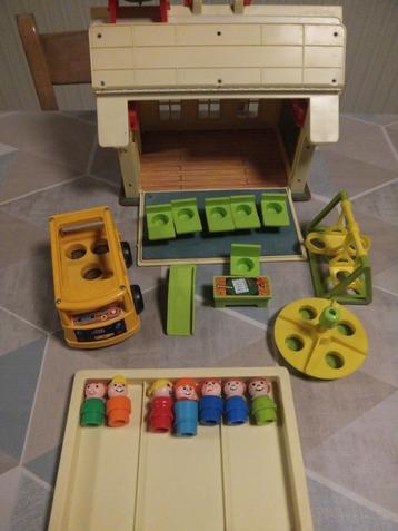 Vintage Fisher price schooltje disponible aux enchères