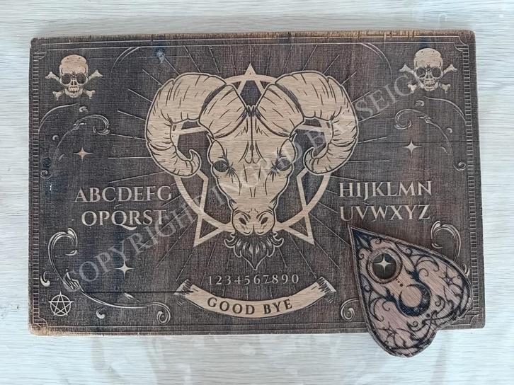 Planche Ouija/planche à spiritueux à vendre. Datant de 1986!, Hobby & Loisirs créatifs, Jeux de société | Jeux de plateau, Neuf