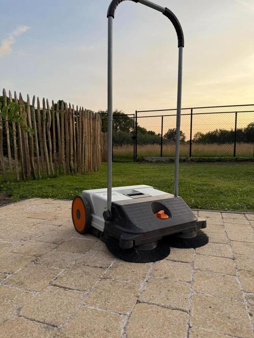 Stihl veegmachine KG550, Tuin en Terras, Veegmachines, Zo goed als nieuw, Ophalen