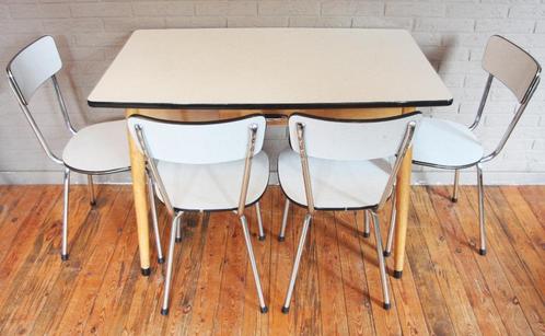 Boerentafel Met Wit-Grijs Formica Blad / + 4 Formica Stoelen, Antiek en Kunst, Antiek | Meubels | Tafels, Ophalen