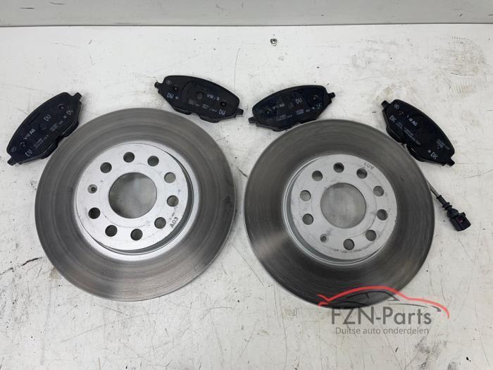 VW Golf 8 Remset schijven blokken voorzijde, Auto-onderdelen, Remmen en Aandrijving, Nieuw, Ophalen