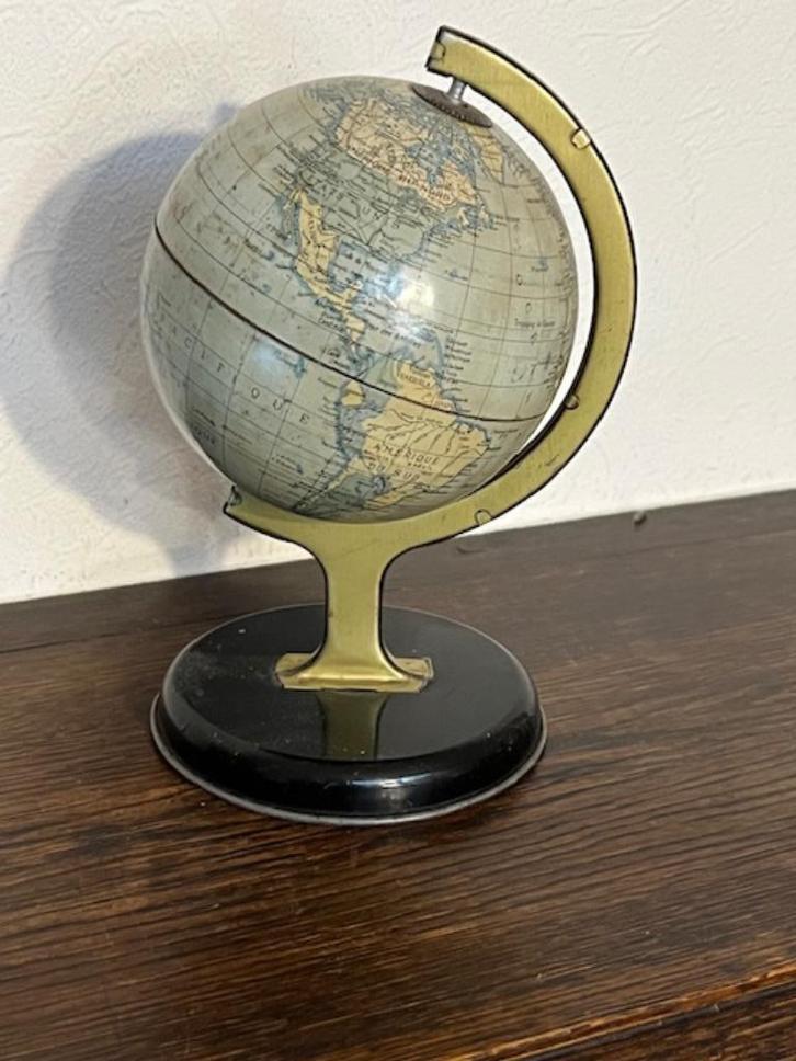 Blikken Engelse wereldbol The Chad Valley England 1950, Antiek en Kunst, Curiosa en Brocante, Ophalen
