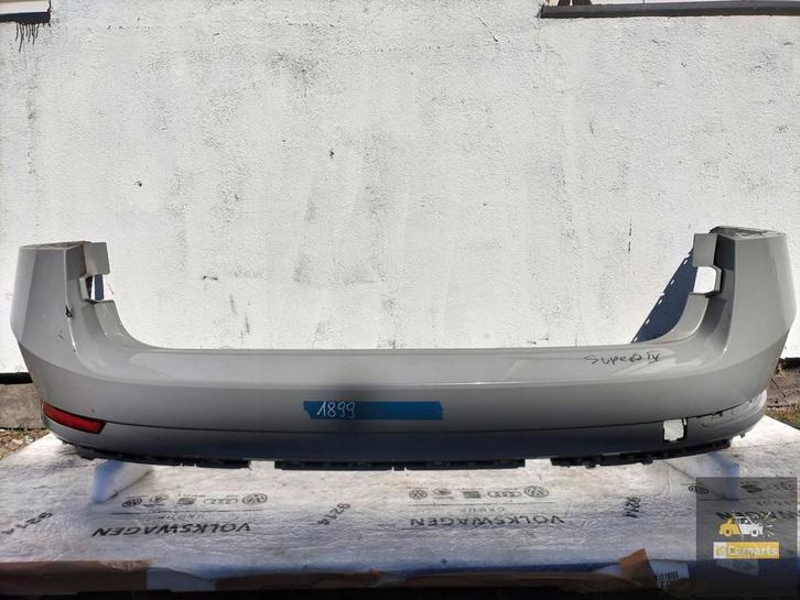 KODA SUPERB III KOMBI 3V ACHTERBUMPER, Autos : Pièces & Accessoires, Carrosserie & Tôlerie, Pare-chocs, Skoda, Utilisé
