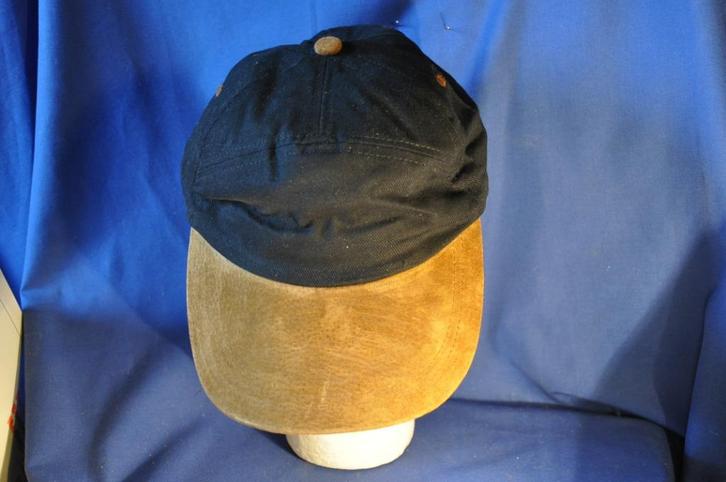 casquette noir et brune (3), Kleding | Heren, Hoeden en Petten, Nieuw, Pet, One size fits all, Ophalen of Verzenden