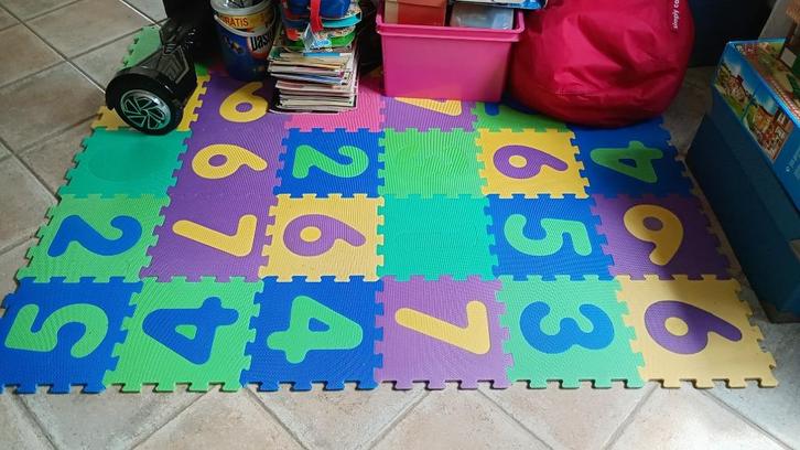 Puzzelmat cijfers in verschillende kleuren KOOPJE ong 3m2, Kinderen en Baby's, Speelgoed | Speelkleden, Zo goed als nieuw, Ophalen of Verzenden