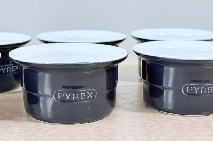 6 Pyrex keramische ramekins / stoofpotjes / souffléschaaltje, Huis en Inrichting, Keuken | Servies, Zo goed als nieuw, Schaal of Schalen