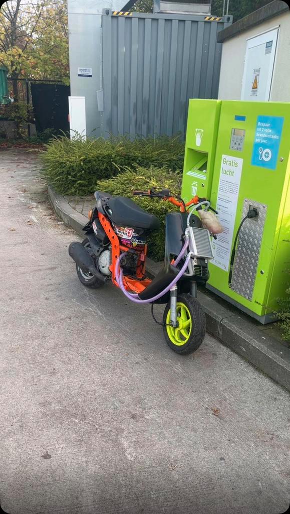 zip type 3 125cc, Fietsen en Brommers, Scooters | Piaggio, Zo goed als nieuw, Ophalen