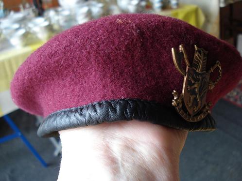 Bordeaux legermuts( Baret luchtmaneuver), Collections, Objets militaires | Général, Armée de l'air, Enlèvement ou Envoi