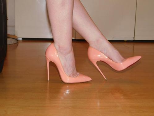 Christian Louboutin T35.5 pompen, Kleding | Dames, Schoenen, Gedragen, Pumps, Roze, Verzenden