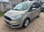 Ford tourneo courier benzine eerst eigenaar. 06/2016., Auto's, Ford, Monovolume, Euro 6, Parkeersensor, Bedrijf