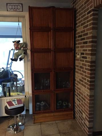 Exclusieve kledingkast ; Globe Wernicke " Billy Ray " beschikbaar voor biedingen