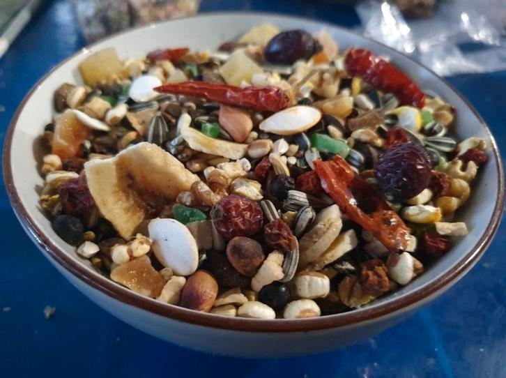 Deli Nature 25 Tropical Fruit 1kg - Papegaaien Voeders, Dieren en Toebehoren, Dierenvoeding, Ophalen