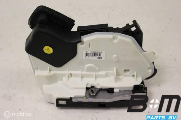 Portiersslot RV (bijrijderskant) VW Passat B8 Variant, Auto-onderdelen, Interieur en Bekleding, Gebruikt