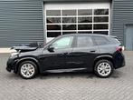 BMW X1 XDrive30e, harman kardon, 360 camera, panoramadak, tr, 1800 kg, 16 kWh, Adaptive Cruise Control, Zwart