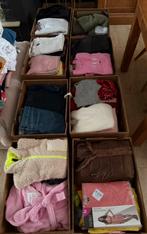 Pakket dames kledij medium 8 bananendozen, Kleding | Dames, Ophalen, Gedragen, Maat 38/40 (M)