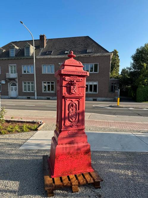 Antieke Belgische brievenbus – Fonderie J.G. Requile, Luik, Tuin en Terras, Brievenbussen, Gebruikt, Staande brievenbus, Overige materialen