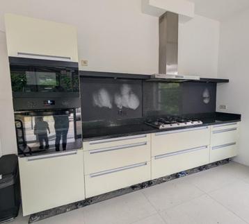Keuken met SMEG gasfornuis + Samsung apparatuur, Huis en Inrichting, Ophalen, Gebruikt, Composiet, Enkelwandige keuken