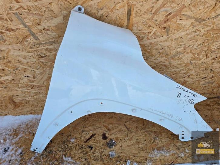 Toyota Corolla Cross rechtervoorvleugel, Auto-onderdelen, Carrosserie, Toyota, Gebruikt