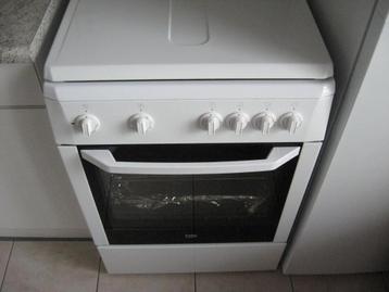 Gasfornuis - met 4 pitten - Electrische oven beschikbaar voor biedingen