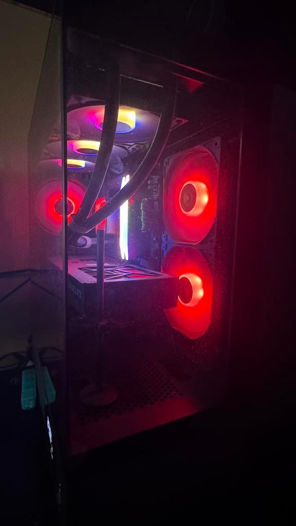 High-End Gaming PC – Ryzen 9 / RTX 4080 Super, Games en Spelcomputers, Games | Pc, Ophalen