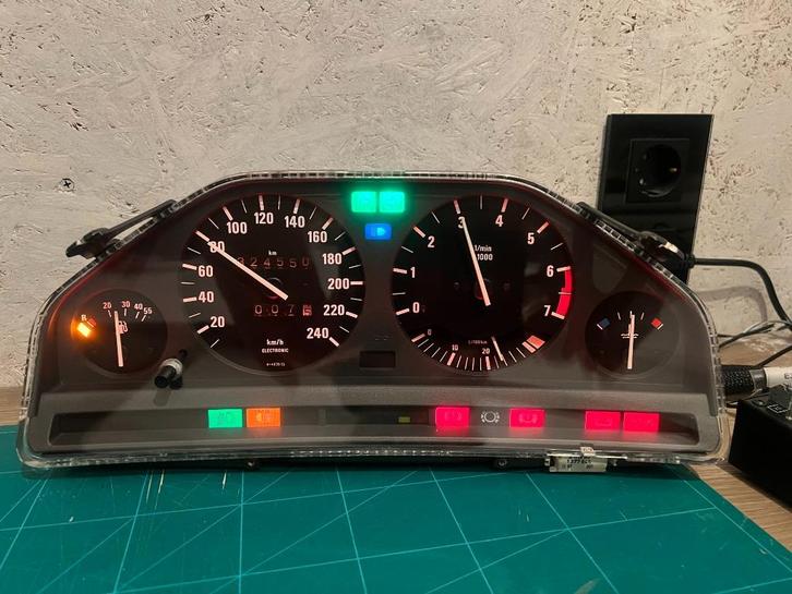 Bmw e30 Instrument Clusters  Tellerbak, Auto diversen, Autosport-onderdelen, Zo goed als nieuw, Ophalen of Verzenden