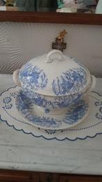 Antieke witte en blauwe terrine van keramiek of porselein, Antiek en Kunst, Ophalen
