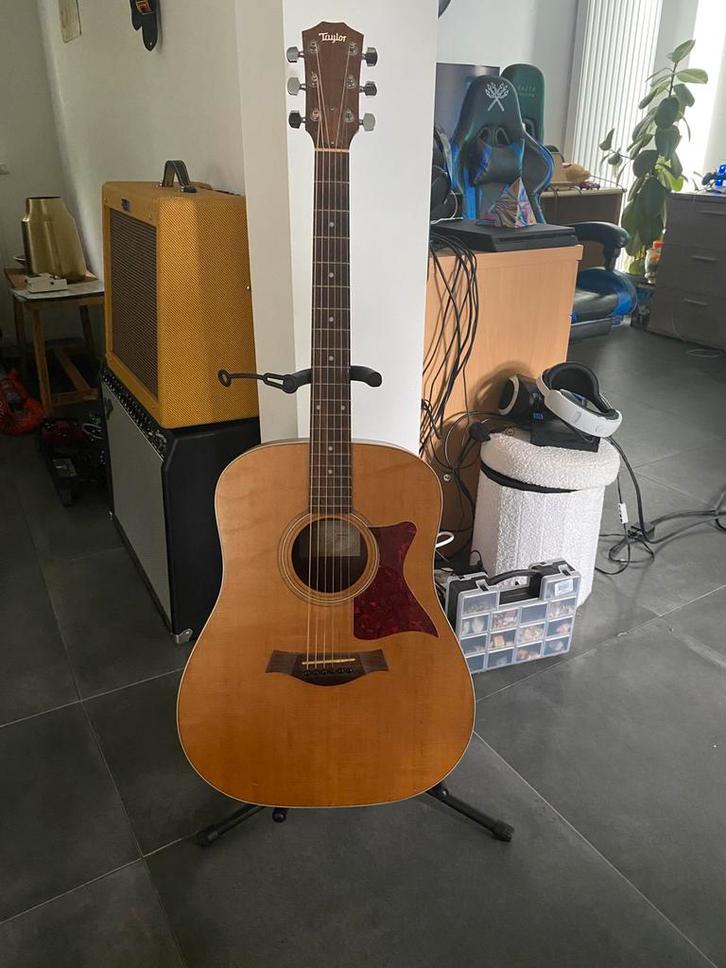 Taylor 210 akoestische gitaar, Muziek en Instrumenten, Snaarinstrumenten | Gitaren | Akoestisch, Zo goed als nieuw, Ophalen
