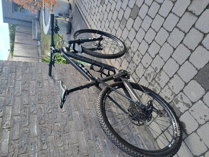 ​Te Koop: Canyon Lux CF SLX - Topklasse Cross-Country MTB, Fietsen en Brommers, Fietsen | Crossfietsen en BMX, Zo goed als nieuw