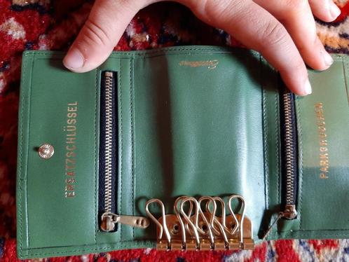 Tweedehands groene leren sleutelhouder / etui, Handtassen en Accessoires, Portemonnees, Zo goed als nieuw, Groen, Leder, Ophalen
