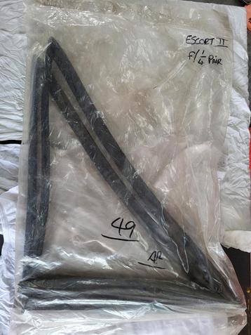 Ford escort mk2 ruiten rubbers beschikbaar voor biedingen