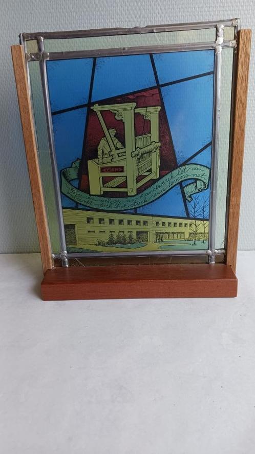 Vintage - Glasraam van de "WEVERIJEN " in houten kader., Antiek en Kunst, Antiek | Glaswerk en Kristal, Ophalen of Verzenden