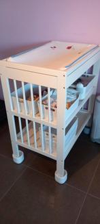 Verzorgingstafel met mat en bakjes voor materiaal, Autres marques, Enlèvement, Utilisé, Autres types