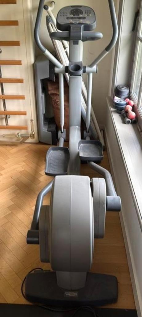 TechnoGym Forma crosstrainer, Sport en Fitness, Fitnessmaterialen, Zo goed als nieuw, Ophalen