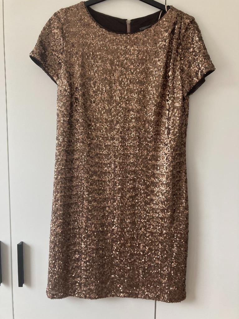 Jurk Xandres - maat M - met pailetten (goudkleurig), Kleding | Dames, Jurken, Zo goed als nieuw, Maat 38/40 (M), Boven de knie
