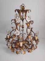 Kroonluchter goud verguld porcelein roosjes wit, Huis en Inrichting, Lampen | Kroonluchters, Ophalen, Nieuw