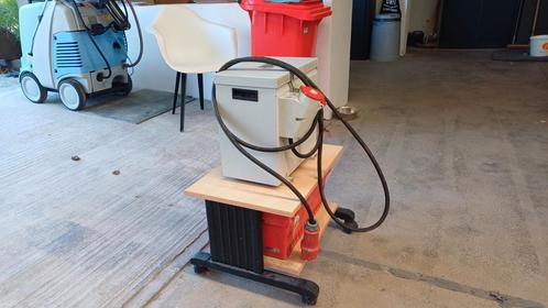 Transformator omvormer, Doe-het-zelf en Bouw, Elektriciteit en Kabels, Zo goed als nieuw, Ophalen