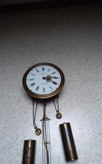 Oudere hangklok met 2 gewichten Villain St Remy, Antiek en Kunst, Antiek | Klokken, Ophalen