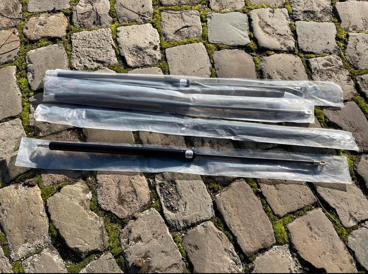 4 gloednieuwe gas spring steunstangen met oogjes, Doe-het-zelf en Bouw, IJzerwaren en Bevestigingsmiddelen, Nieuw, Ophalen