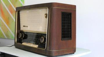 Grundig 2070 radio beschikbaar voor biedingen