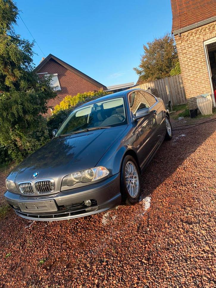 bmw e46 323i, Auto's, BMW, Particulier, 3 Reeks, Benzine, Coupé, Handgeschakeld, Wit, Ophalen
