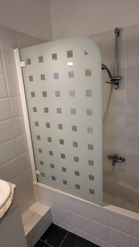 Glazen badscherm glasdeur ligbad 86 x 146 cm, Huis en Inrichting, Badkamer | Complete badkamers, Gebruikt, Ophalen