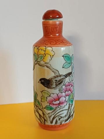 Chinees snuff bottle . beschikbaar voor biedingen
