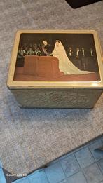 Ancienne boîte métallique à biscuits Victoria mariage Albert, Enlèvement, Biscuits