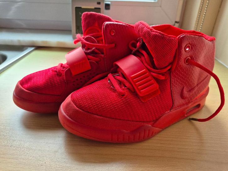 Nike Air Yeezy 2 Red October taille 39, Vêtements | Hommes, Chaussures, Neuf, Baskets, Autres couleurs, Enlèvement ou Envoi
