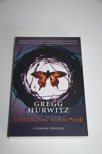 Vertrouw niemand* gregg hurwitz  beschikbaar voor biedingen