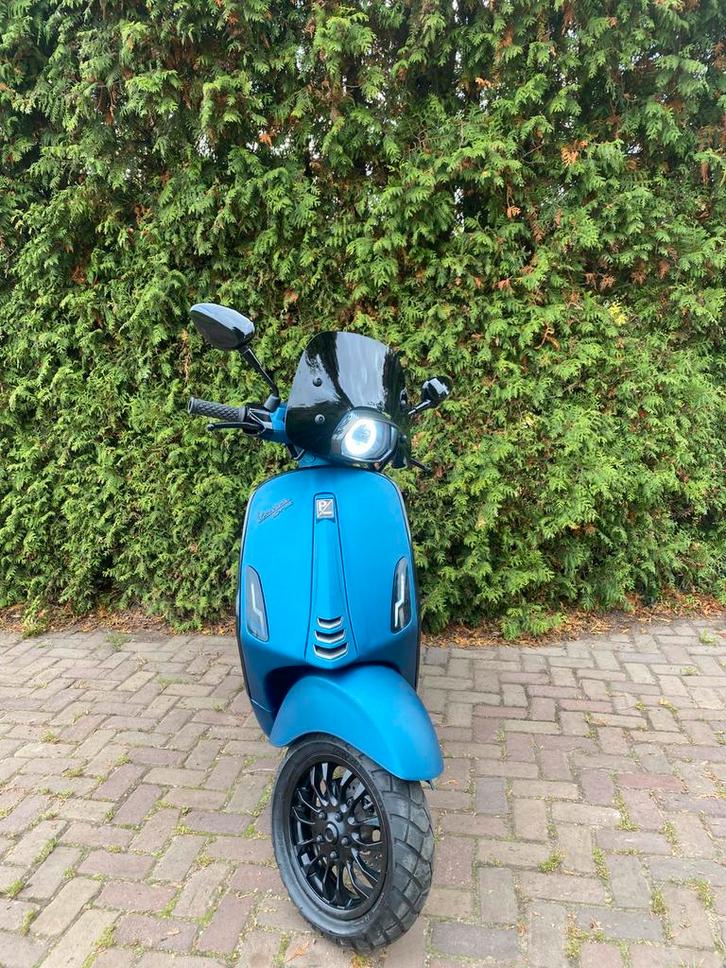 Custom Vespa sprint - Akrapovic - 80cc malossi - nl kenteken, Fietsen en Brommers, Scooters | Vespa, Zo goed als nieuw, Vespa S