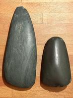 Lot de 2 haches en pierre polie. 11 et 18 cm, Antiquités & Art
