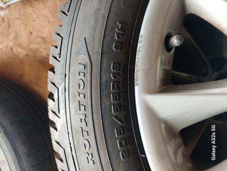 Winterbanden 2stuks + andere, Auto-onderdelen, Banden en Velgen, Winterbanden, Nieuw, Ophalen