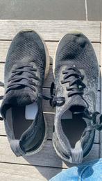 Sportschoenen nike maat 35,5, Kinderen en Baby's, Ophalen of Verzenden, Zo goed als nieuw, Nike, Sportschoenen
